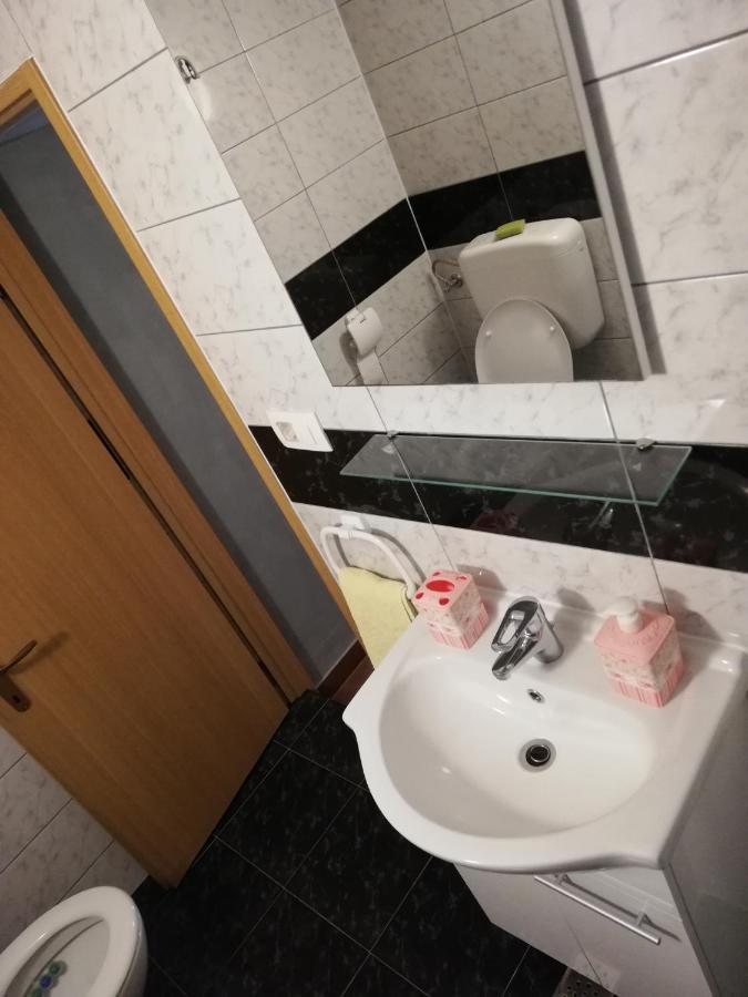 Apartman Cvita Tkon Exterior foto